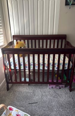 Baby Crib DreamOnMe Brand On Sale Mattress not included