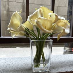 Faux Silk Flowers, Lilies | Calla Lily In Glass Vase With Water