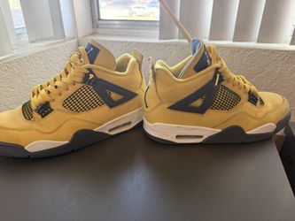 AIR JORDAN 4 RETRO size 10