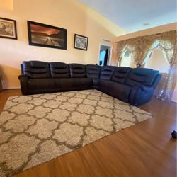 Leather Sectional in a an excellent condition