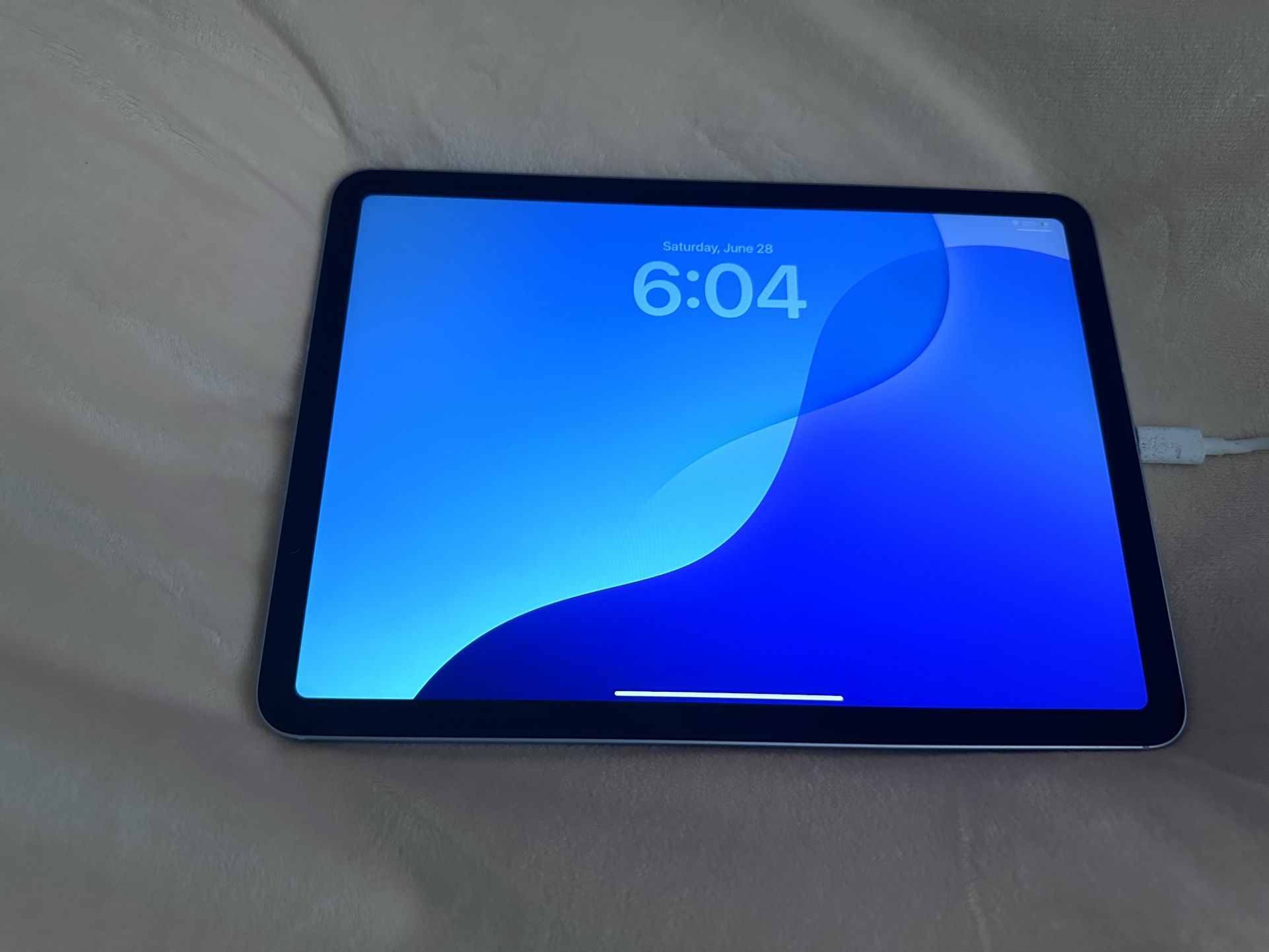 iPad Air M2 128GB (Wi-Fi + Cellular) - Excellent Condition!