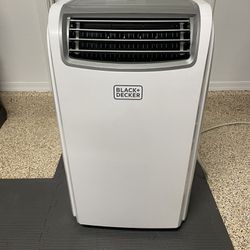 Like New Black and Decker Portable AC 