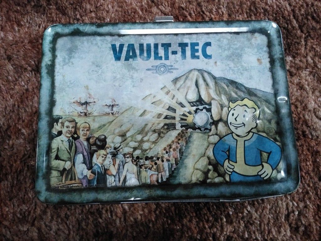 Lunch Box Vault-Tec Collectible with original figurine