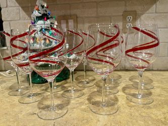 ❤️JUST REDUCED❤️ESTATE SALE❤️ Handmade Festive Red Swirl Wine Glasses Just In Time For Christmas 🎄 