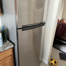 Whirlpool Refrigerator 