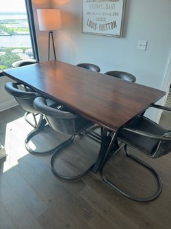 Havertys High-Top Dining Set – Table + 6 Chairs – $800