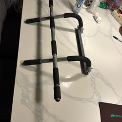 Pull Up Bar