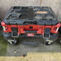 Milwaukee Pack Out Box And Dolly 100$ Firm 