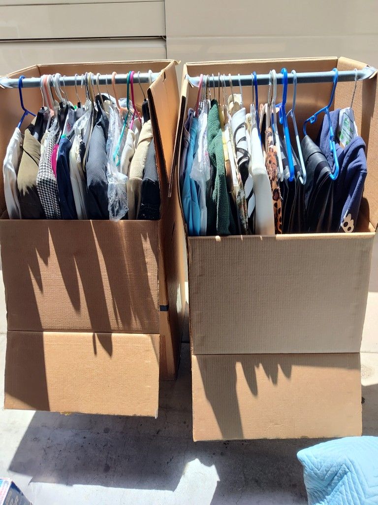 Women's Clothing Approximately 50 Pieces Plus