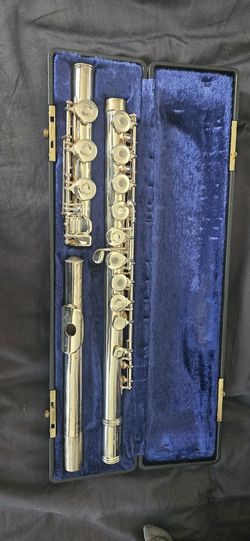 Gemeinhardt Solid Silver Flute( Open Keys With Plugs)