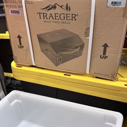 TRAEGER WOOD FIRED GRILL