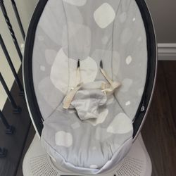 4 Moms MamaRoo Baby infant Swing