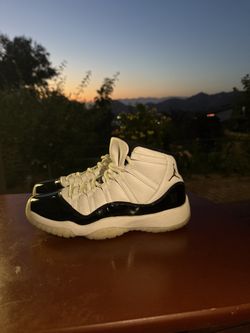 AIR JORDAN 11