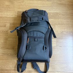 Vanguard VEO Adaptor 41 12L Camera Backpack, Gray