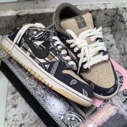 Travis Scott SB Dunk Low