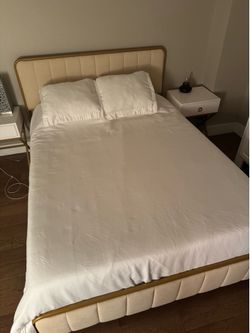Queen Size Casper Mattress - Bed Frame Included