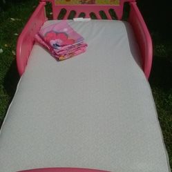 Dora the Explorer Child’s Bed with Mattress and Sheets Set