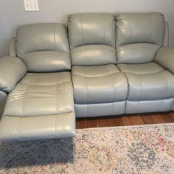 Rooms To Go Vercelli Leather Reclining Sofa And Love Seat