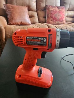 BLACK&DECKER DRILL WITH CHARGER AND BATTERY