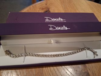 14k white gold and natural diamond tennis bracelet