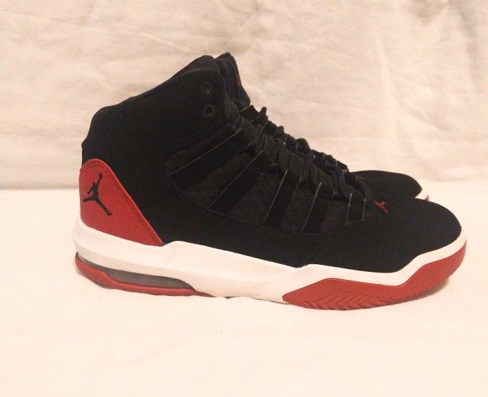 Air Jordan Black Red High-Top Basketball Sneakers ( Youth Size 6.5 )