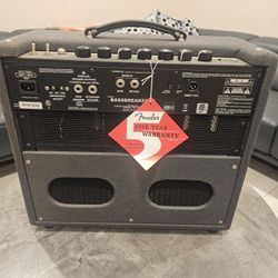 Fender Bassbreaker 15 Combo Guitar Amplifier, 