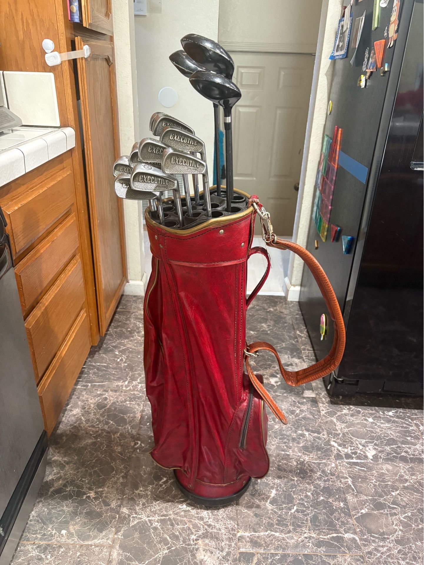 Men’s Beginner Right Handed Spalding Golf Club Set with Cart bag & Carrying Strap