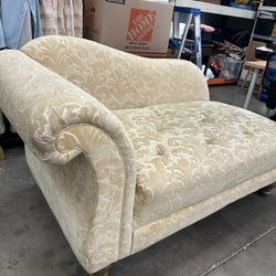  Cream Chaise Lounge Couch – Vintage Chair & Comfort ✨SEND OFFERS