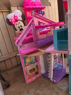 Minnie Mouse and DOLL HOUSE