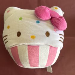 Hello Kitty Cupcake