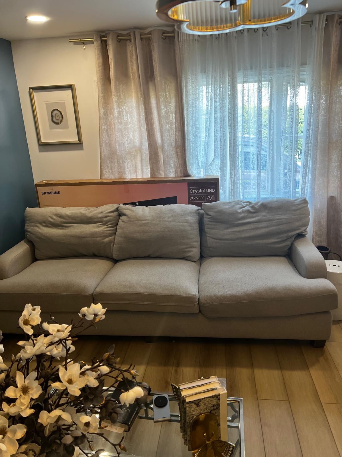 Free Couch ( Pick up ) 
