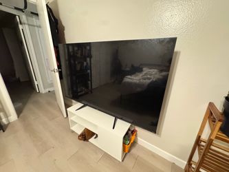 Hisense 65" 4K Smart Roku TV – Works Great – $200