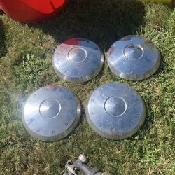 Hubcaps for a 60 Ford
