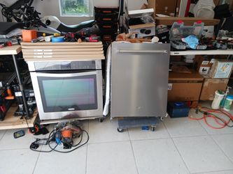 Whirlpool Oven And Dish Washer 350,00 For Both