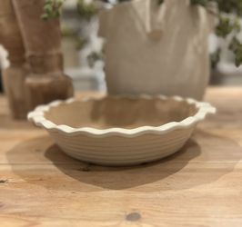 Pampered Chef Family Heritage Stoneware Pie Plate - New Traditions Collection