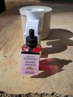 Bath And Body Works Wallflowers Home Fragrance Refill And Wallflower Plug