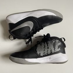 Nike Air Team Hustle D9 Basketball Shoes Kids 6Y