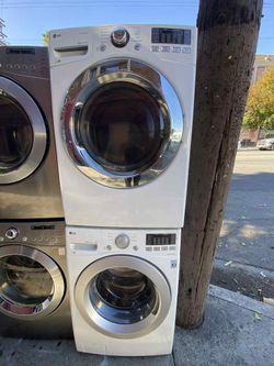 SET WASHER AND DRYER LG ❄️STACKABLE-SIDE BY SIDE ❄️  ☃️FREE DELIVERY ☃️