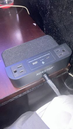 NONSTOP Station P Universal Charging station