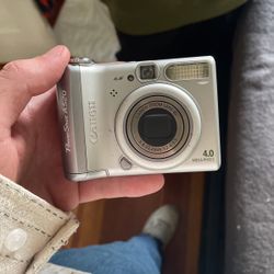 Digital Camera Power Shot A520 Canon