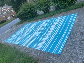 Large out door blue stripe rug 15x10 ft