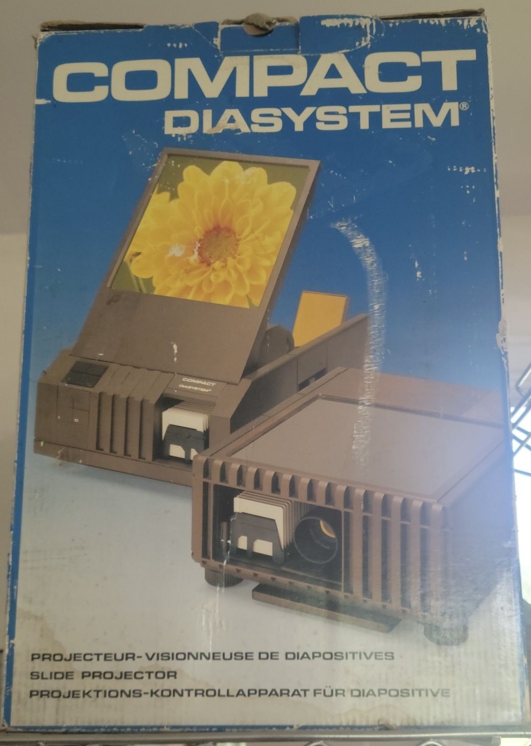 Vintage Compact Daisystem Slide Projector