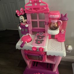 Minnie Kitchen