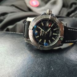 Breitling Avenger 