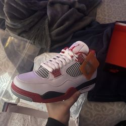Jordan 4 Fire Red 