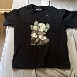 Uniqlo Kaws