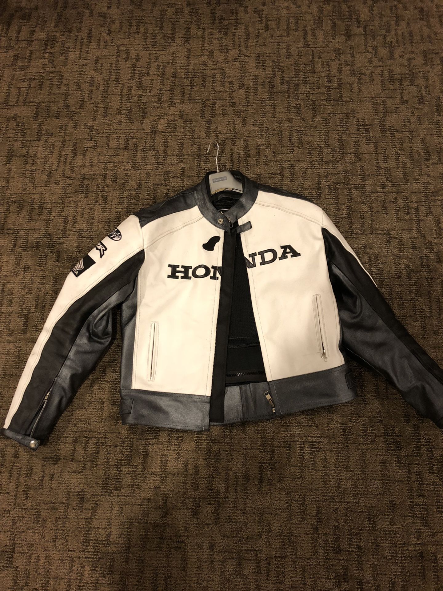 Custom Honda Leather Jacket, Fits L-XL (I’m 6’1, 205) only been worn a couple of times. Condition is like new!