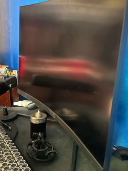 Curved gaming monitor