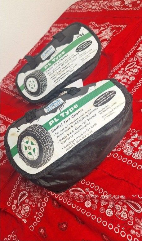 PL Typle RADIAL Tire SNOW CHAINS BRAND NEW size of tires that chains fit is pictured 