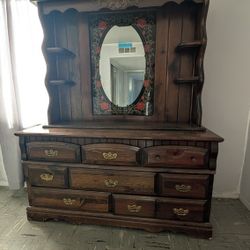 Vintage Solid Wood 8-drawer Dresser With Mirror And Shelving